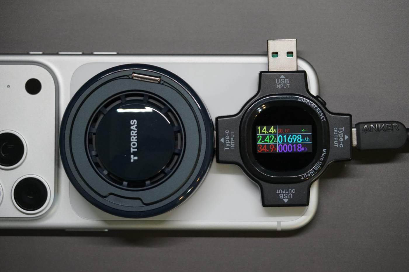 「TORRAS Ostand PolarCircle Qi2 25W」 レビュー|冷却ファン・ペルチェ素子・360度スタンドを搭載したワイヤレス充電器