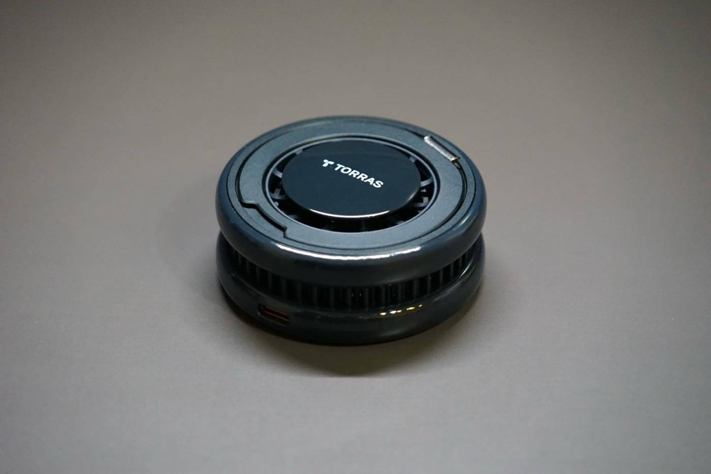 「TORRAS Ostand PolarCircle Qi2 25W」 レビュー|冷却ファン・ペルチェ素子・360度スタンドを搭載したワイヤレス充電器