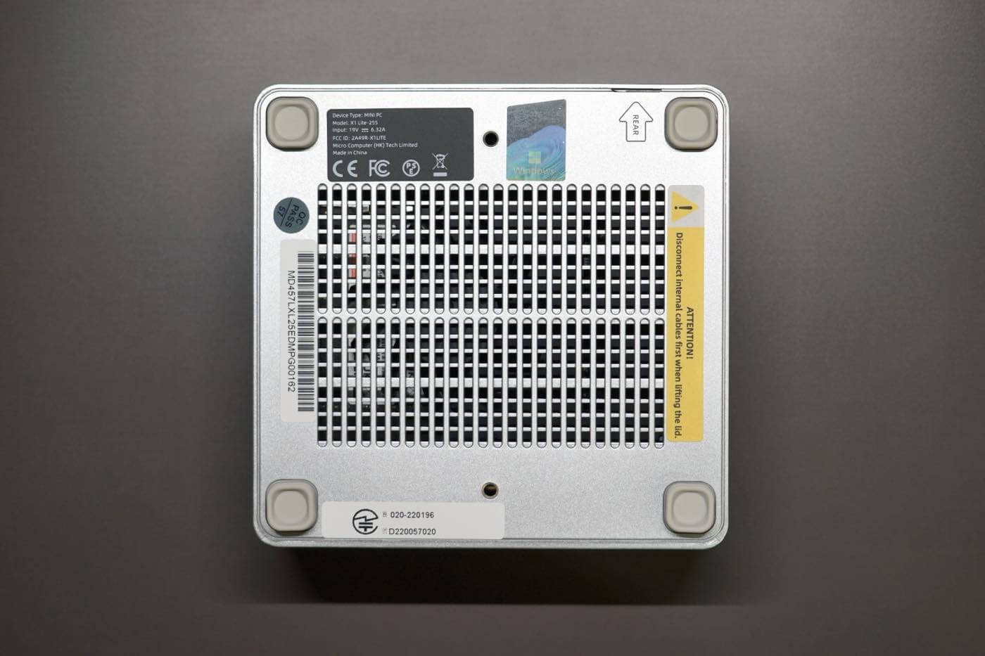 『Minisforum X1 Lite』レビュー｜小型軽量ボディにAMD Ryzen 7 255を搭載したミッドレンジモデル