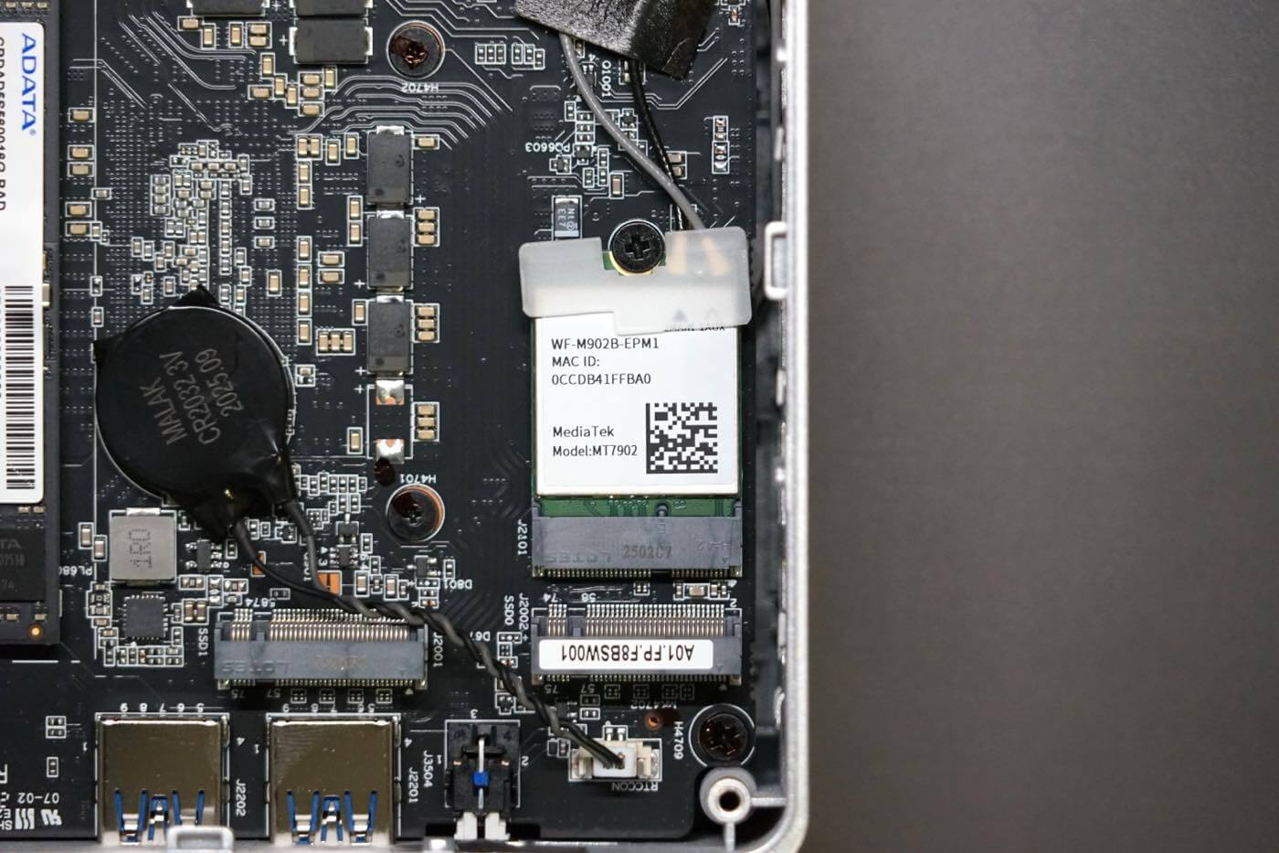 『Minisforum X1 Lite』レビュー｜小型軽量ボディにAMD Ryzen 7 255を搭載したミッドレンジモデル