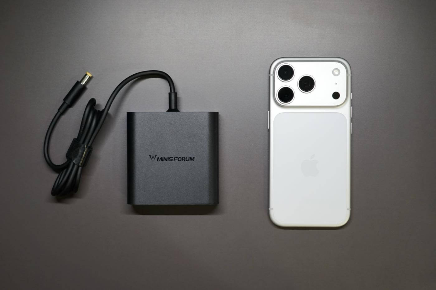 『Minisforum X1 Lite』レビュー｜小型軽量ボディにAMD Ryzen 7 255を搭載したミッドレンジモデル