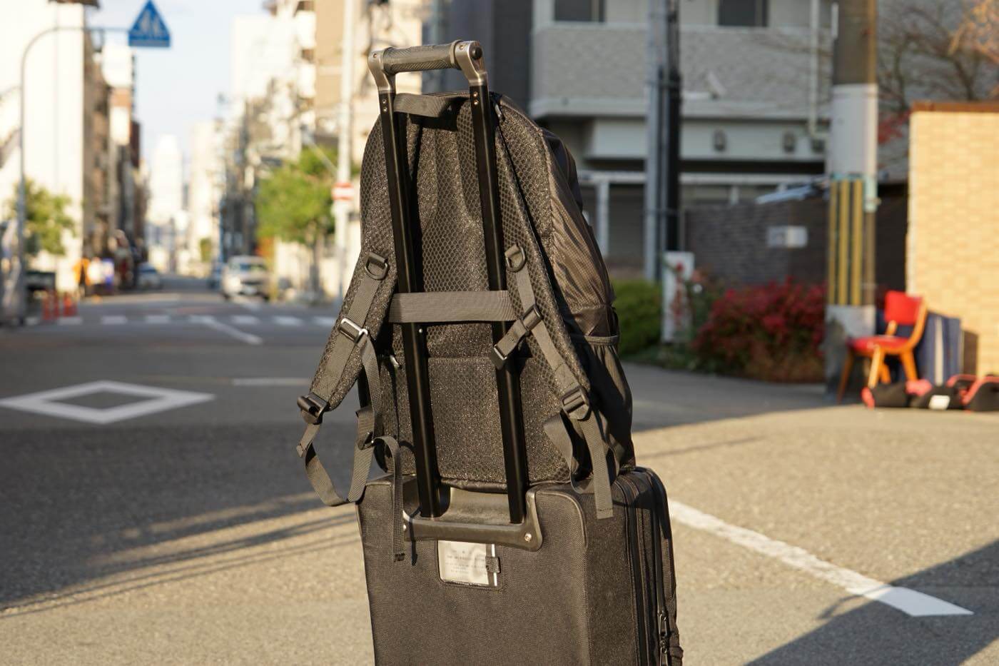 【レビュー】極薄 & 高強度ナイロン素材採用で超軽量の大容量デイパック｢MinZ DAYPACK Air｣｜MacBook/iPad収納用の保護スリーブも搭載