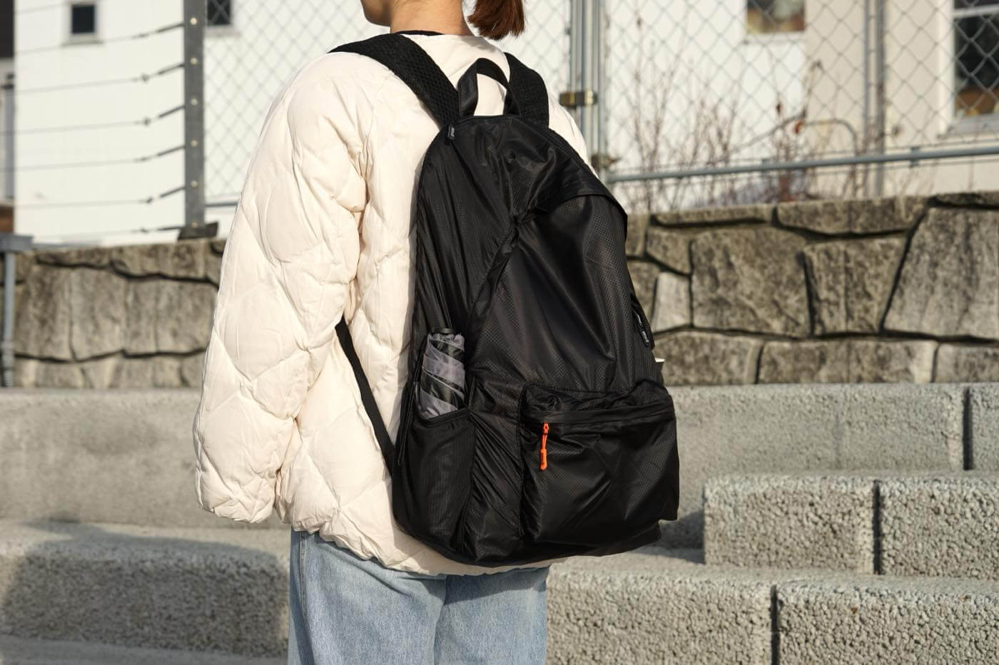 【レビュー】極薄 & 高強度ナイロン素材採用で超軽量の大容量デイパック｢MinZ DAYPACK Air｣｜MacBook/iPad収納用の保護スリーブも搭載