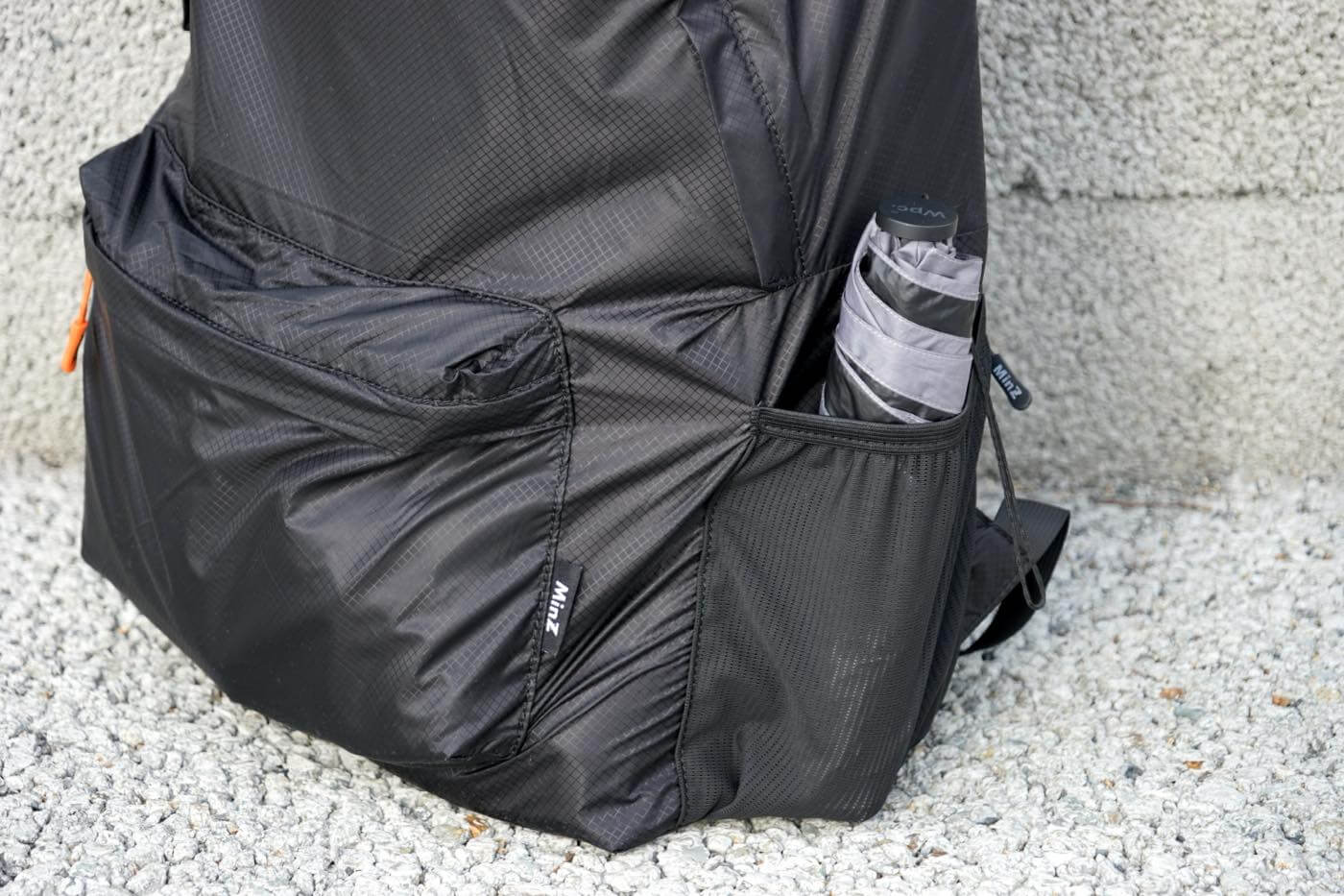 【レビュー】極薄 & 高強度ナイロン素材採用で超軽量の大容量デイパック｢MinZ DAYPACK Air｣｜MacBook/iPad収納用の保護スリーブも搭載