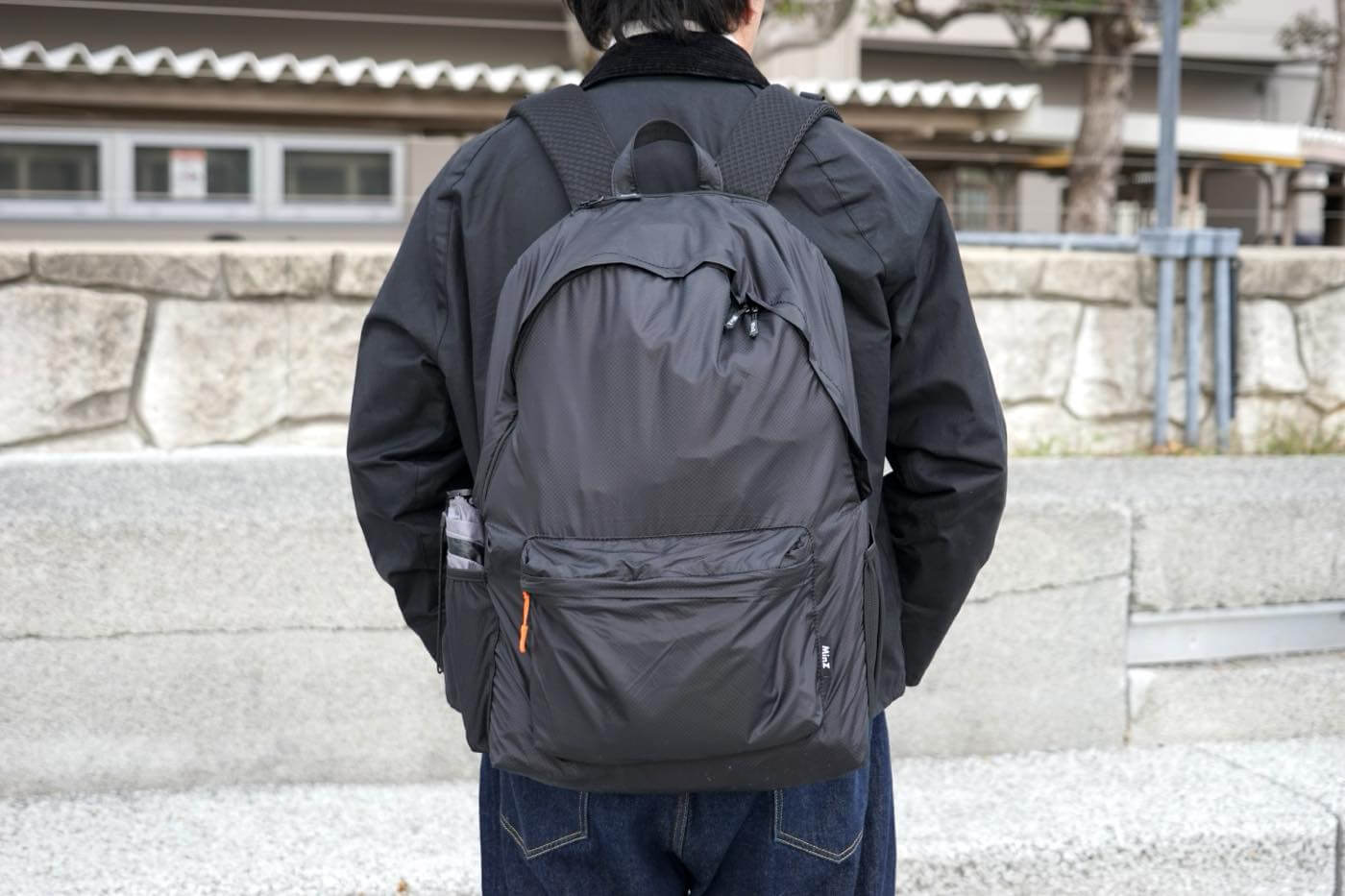 【レビュー】極薄 & 高強度ナイロン素材採用で超軽量の大容量デイパック｢MinZ DAYPACK Air｣｜MacBook/iPad収納用の保護スリーブも搭載