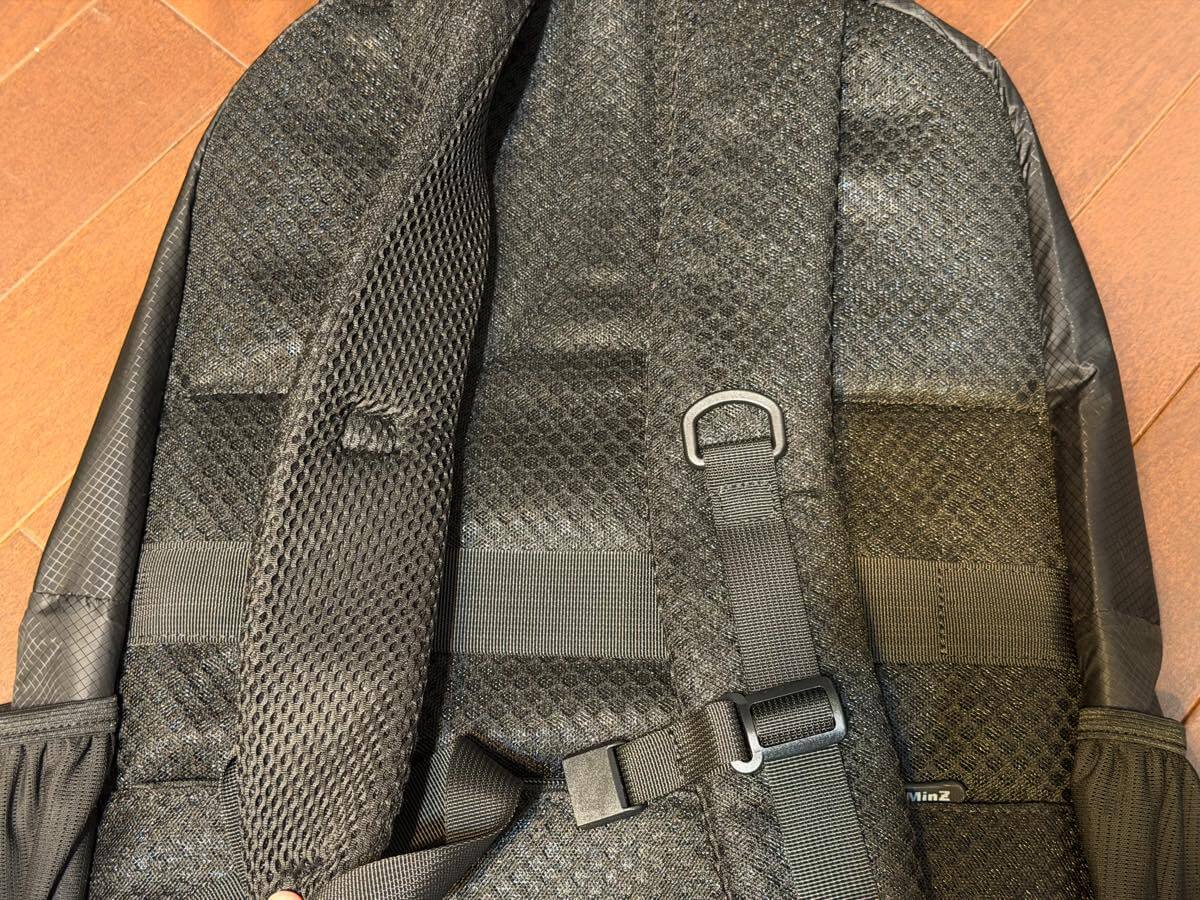 【レビュー】極薄 & 高強度ナイロン素材採用で超軽量の大容量デイパック｢MinZ DAYPACK Air｣｜MacBook/iPad収納用の保護スリーブも搭載