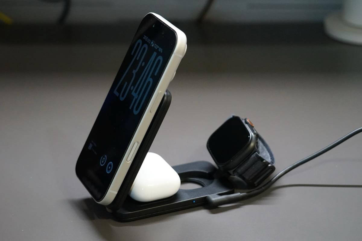 【レビュー】｢ESR CryoBoost 折りたたみ式 3-in-1 マグネット充電ステーション (Qi2 25W)｣ ｜冷却機構も搭載で携帯型3-in-1モデルとしては弱点なし?!