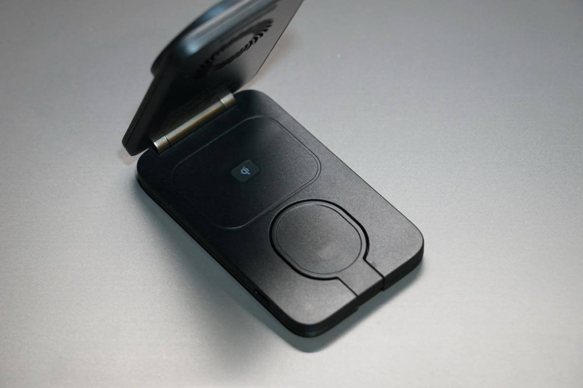 【レビュー】｢ESR CryoBoost 折りたたみ式 3-in-1 マグネット充電ステーション (Qi2 25W)｣ ｜冷却機構も搭載で携帯型3-in-1モデルとしては弱点なし?!