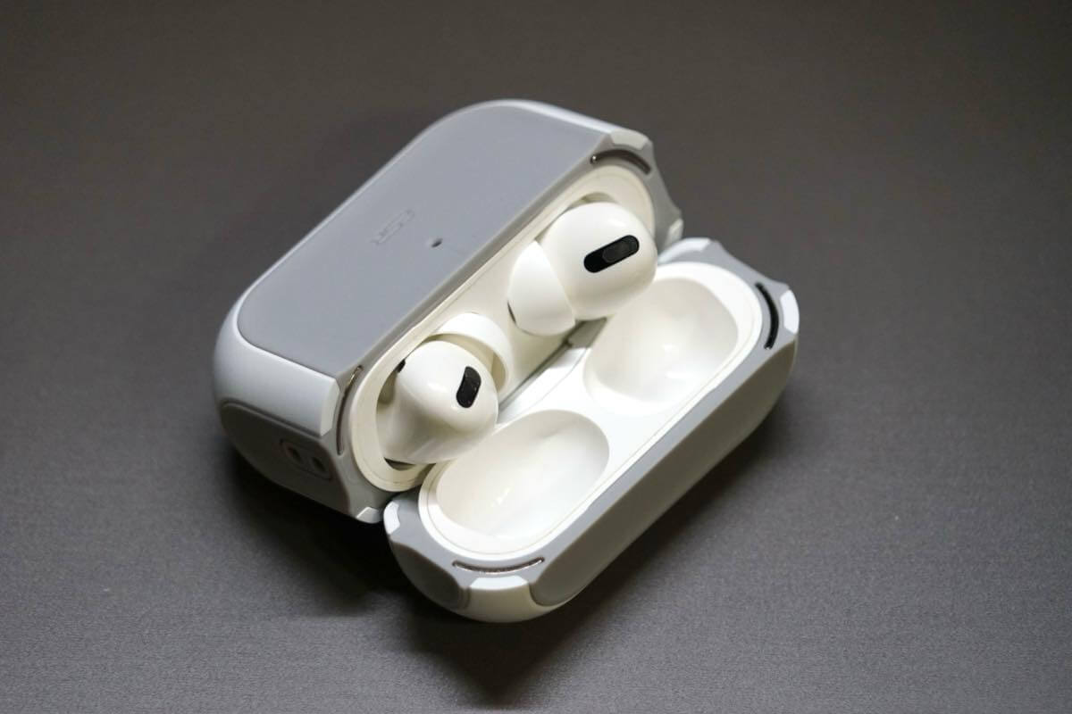 【レビュー】ESRのAirPods Pro用ケース｢ESR Pulse フリックロック マグネットケース｣｜磁石とラッチによるロック機構を搭載で落下時も安心