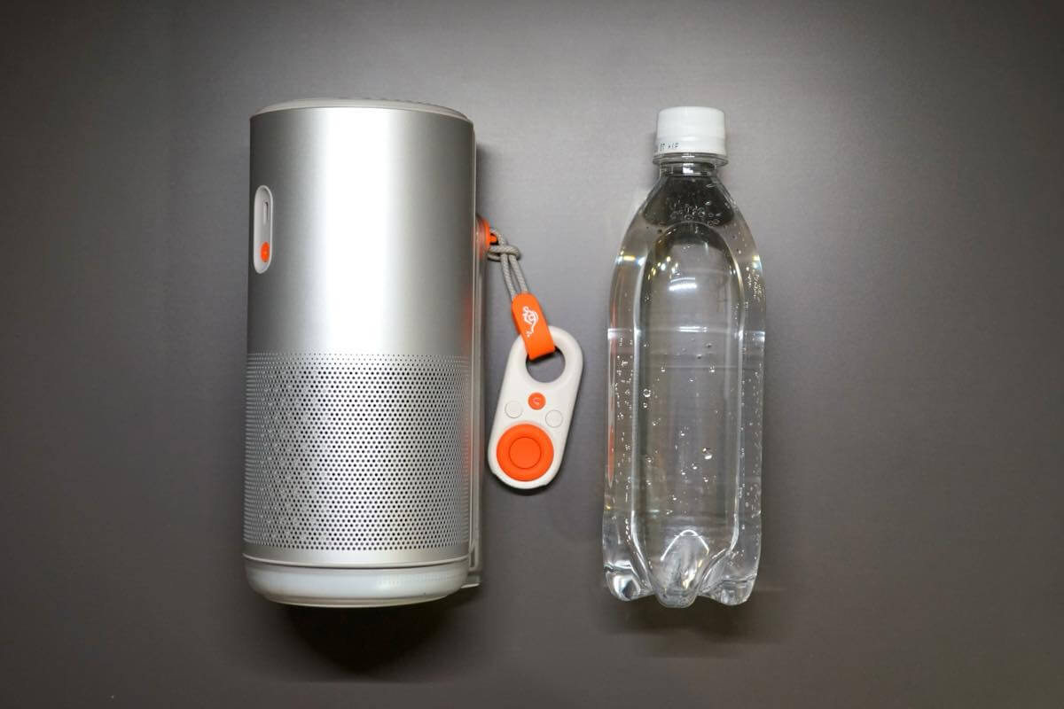 【レビュー】「Aladdin Poca Laser」|3色レーザー搭載で高画質&動画視聴だけじゃない豊富なコンテンツも特徴のモバイルプロジェクター