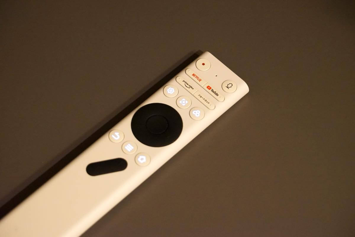 【レビュー】「Aladdin Poca Laser」|3色レーザー搭載で高画質&動画視聴だけじゃない豊富なコンテンツも特徴のモバイルプロジェクター