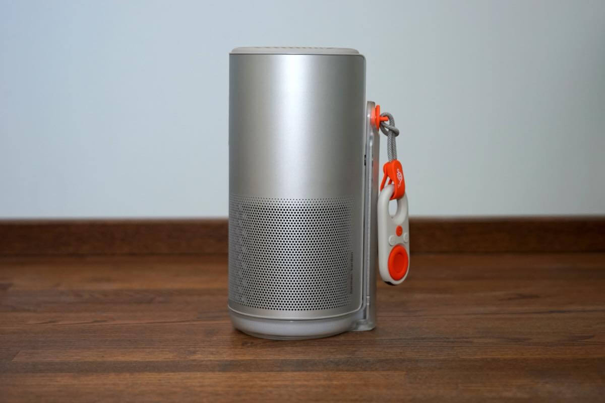 【レビュー】「Aladdin Poca Laser」|3色レーザー搭載で高画質&動画視聴だけじゃない豊富なコンテンツも特徴のモバイルプロジェクター