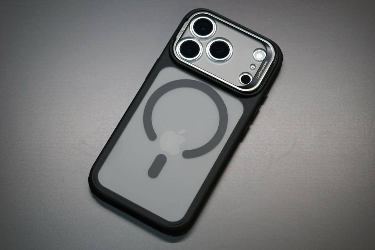 【レビュー】カメラガードがスタンドにもなる「ESR Classic ハイブリッドマグネットケース」｜iPhone 17向けに新たに登場した春の新色をチェック