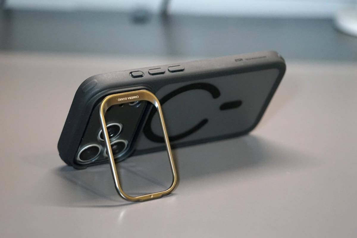 【レビュー】カメラガードがスタンドにもなる「ESR Classic ハイブリッドマグネットケース」｜iPhone 17向けに新たに登場した春の新色をチェック