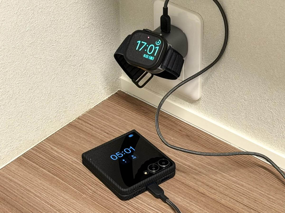 【レビュー】TORRASの2 in 1充電器「Flasheye」｜コンセントが上向きでも横向きでもApple Watchを載せて充電可能