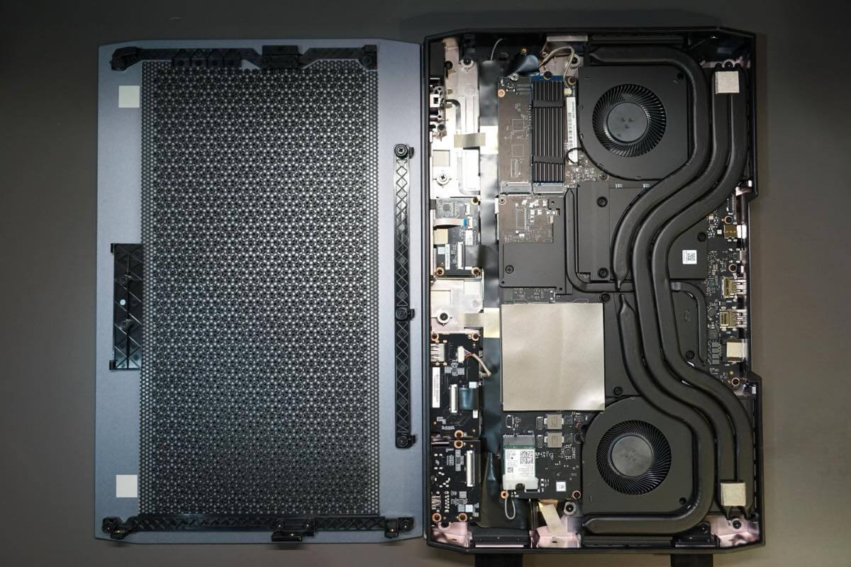 【レビュー】GeForce RTX 5070 Laptop搭載の超薄型ゲーミングPC「Minisforum AtomMan G7 Pro」をチェック