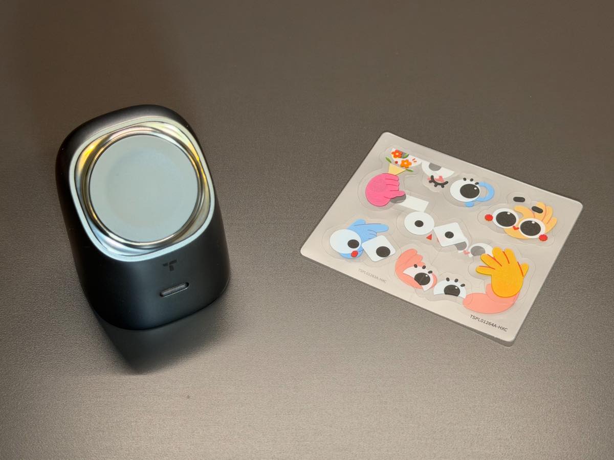 【レビュー】TORRASの2 in 1充電器「Flasheye」｜コンセントが上向きでも横向きでもApple Watchを載せて充電可能