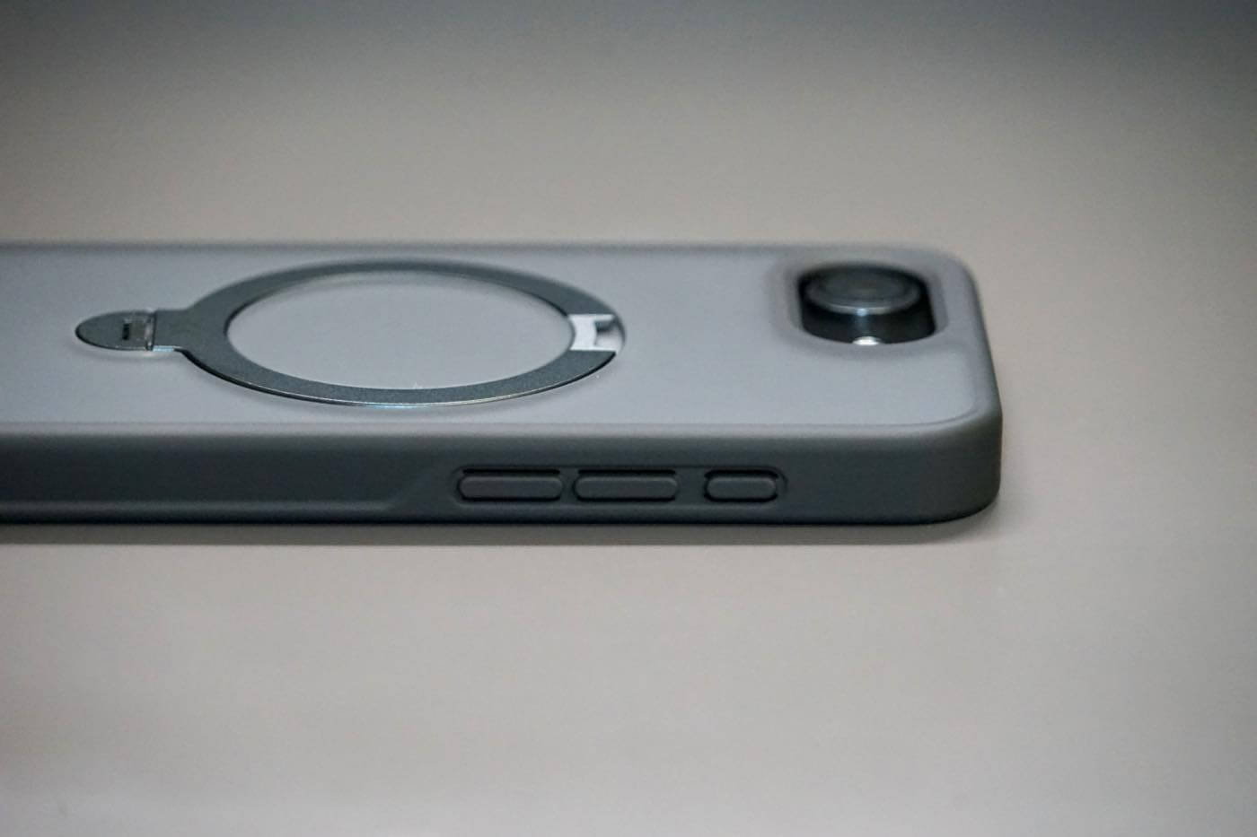 【レビュー】CASEKOOの360度回転スタンド搭載ケース｢Magicstand Pro｣にiPhone 17e対応モデルが登場｜よりシンプルな｢Basic Case｣も