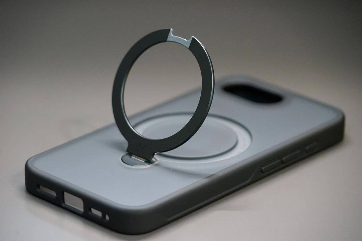 【レビュー】CASEKOOの360度回転スタンド搭載ケース｢Magicstand Pro｣にiPhone 17e対応モデルが登場｜よりシンプルな｢Basic Case｣も