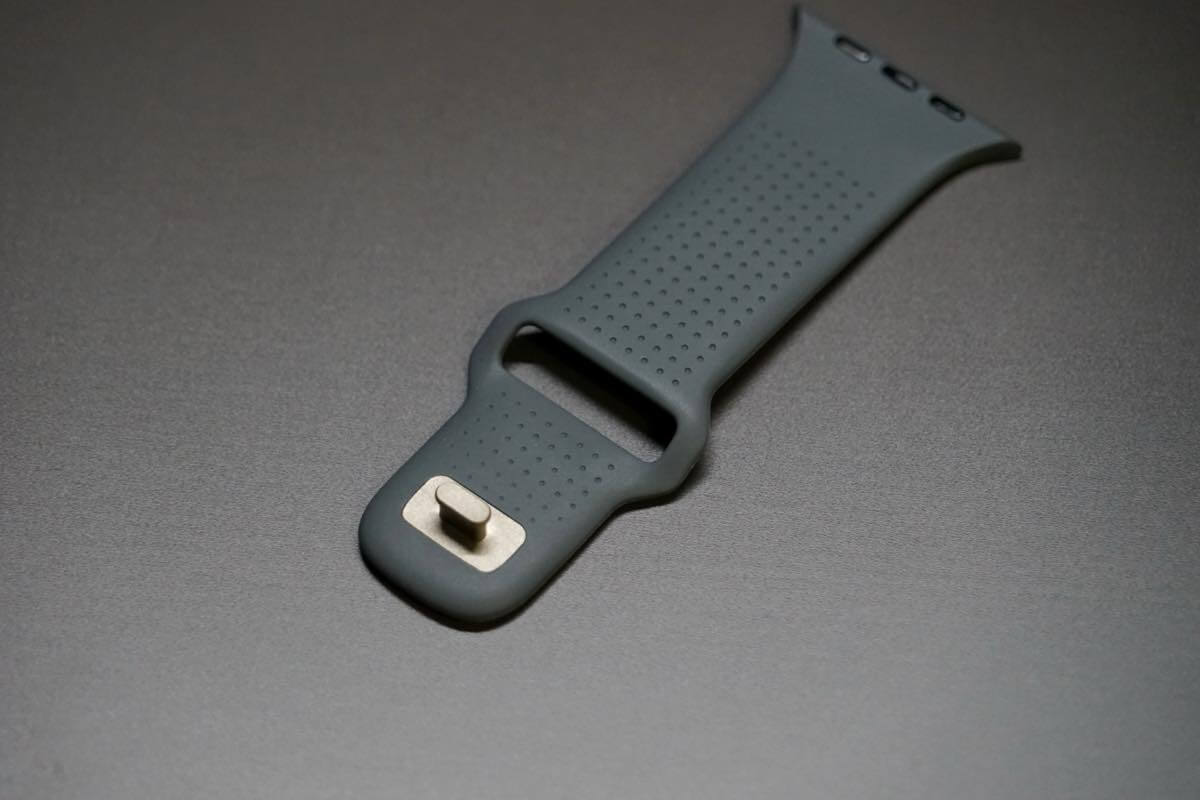 【レビュー】ドットデザインで落ち着いた雰囲気のApple Watch用スポーツバンド｢MinZ DOT Band｣ ｰ ワイドなフォルムが｢Ultra｣との相性も○
