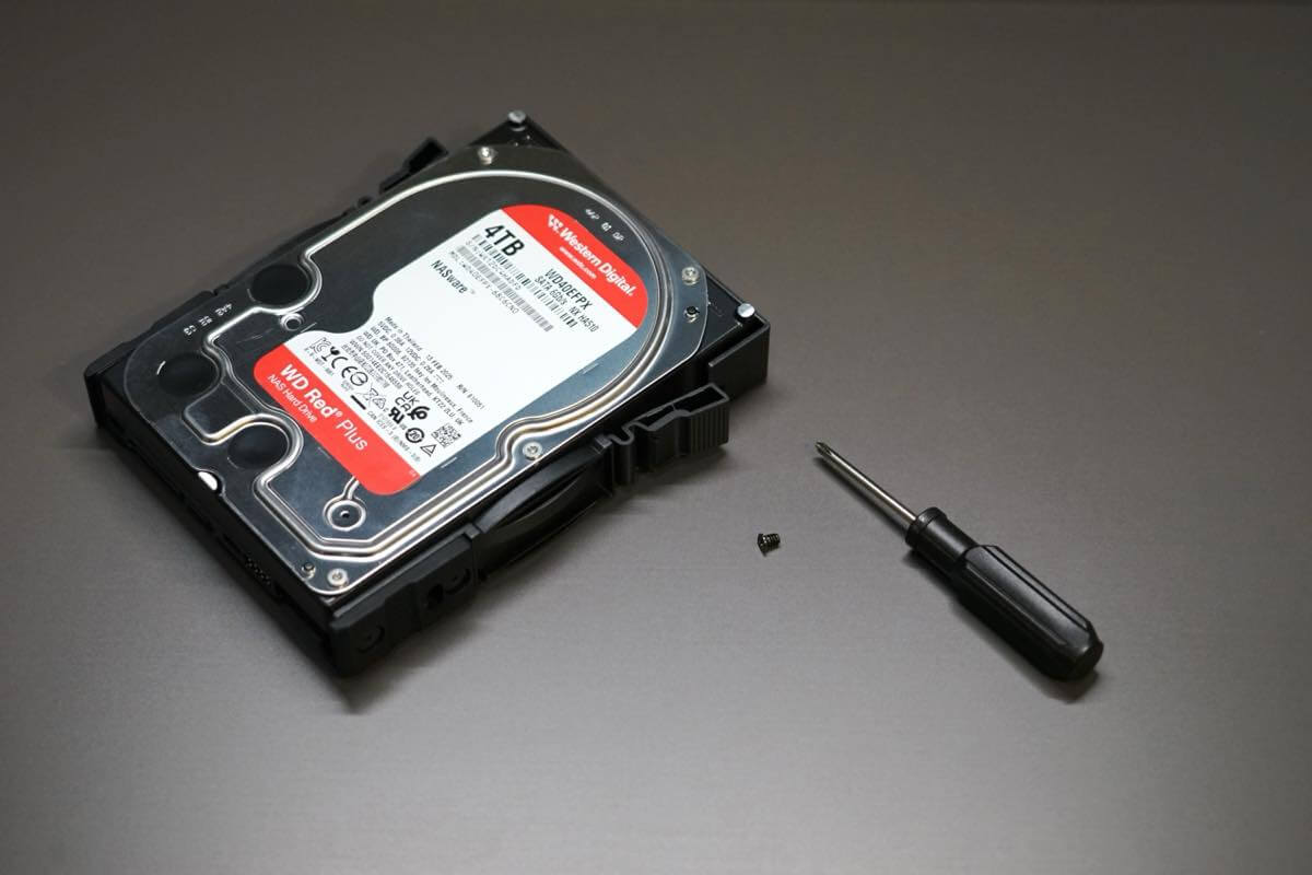 【レビュー】「UGREEN NASync DH4300 Plus」ｰ スマホの写真や動画のバックアップに最適で、簡単・手頃なエントリーNASキット