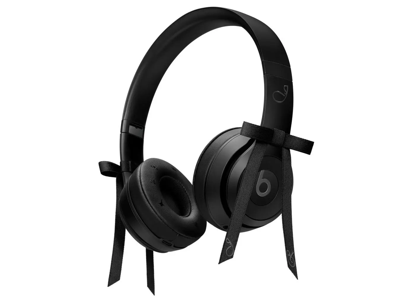 BeatsのJENNIEとのコラボモデル第2弾はオニキスブラックカラー ｰ