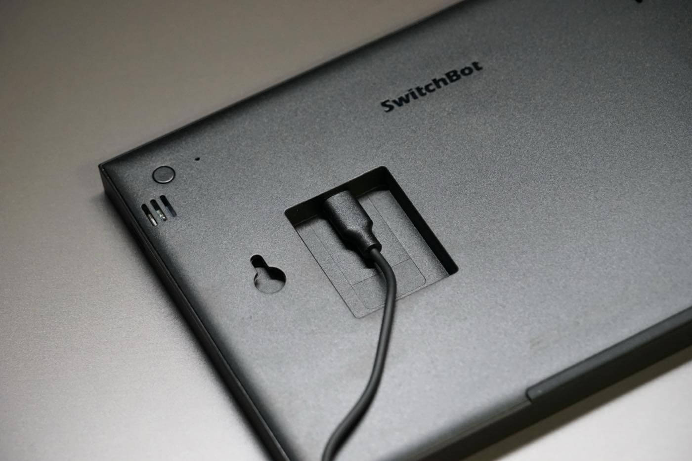 【レビュー】『SwitchBot スマートデイリーステーション』をチェック ｰ 電子ペーパー搭載天気情報端末で｢今日何着る? 傘必要??｣も解決