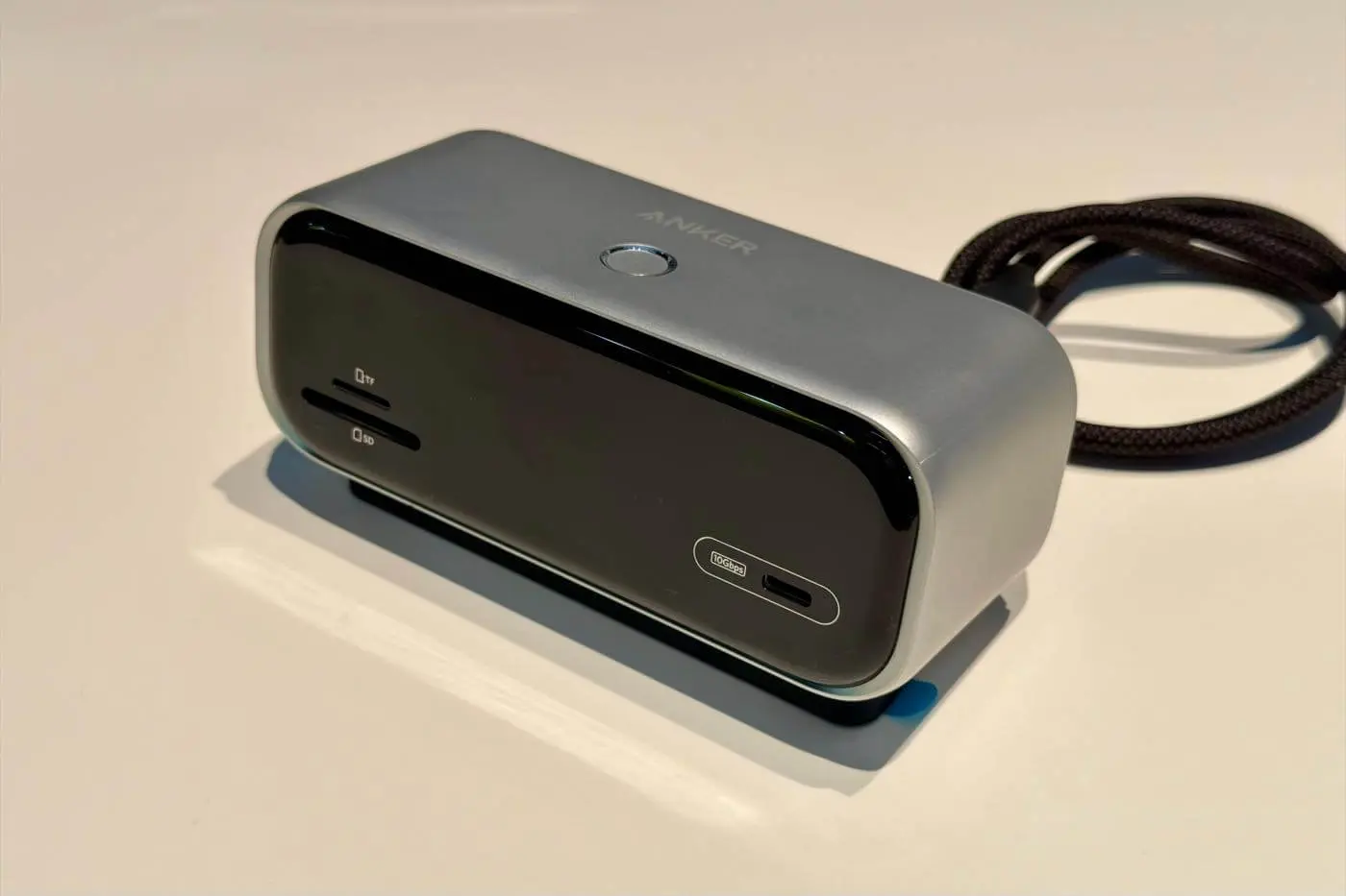 Anker、ディスプレイ搭載の10-in-1 USB-Cハブ｢Anker Nano USB-C ハブ