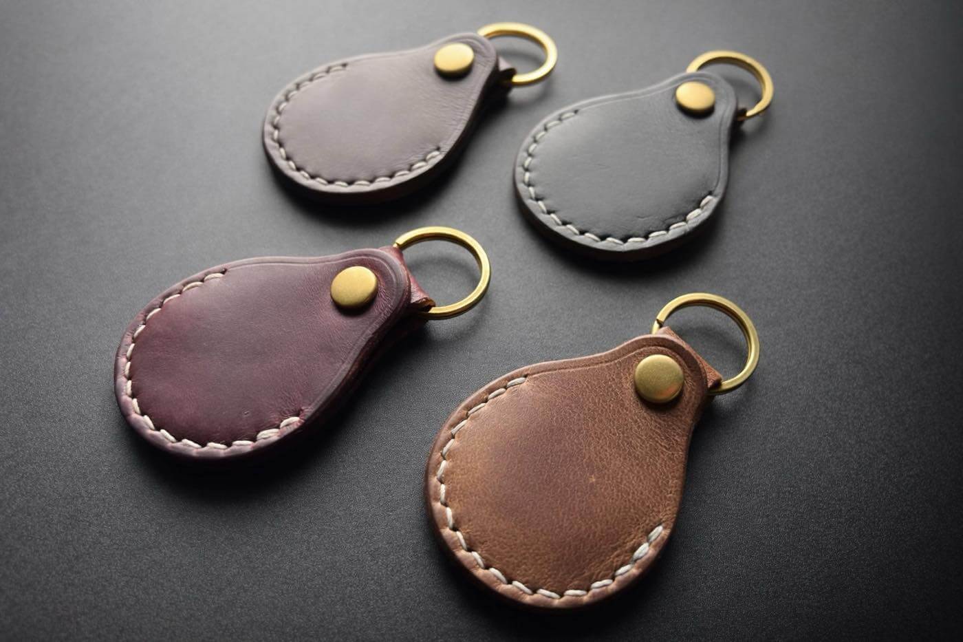 ｢AirTag｣がレザーキーホルダーに ｰ 専用キーチェーン｢MinZ Horween Leather Keychain For AirTag｣ が発売
