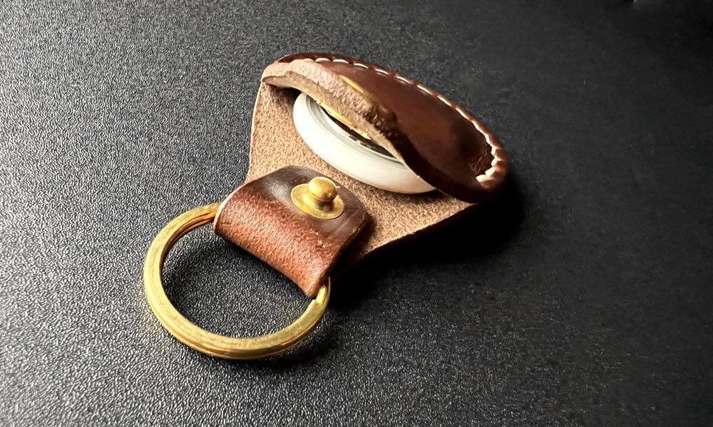 ｢AirTag｣がレザーキーホルダーに ｰ 専用キーチェーン｢MinZ Horween Leather Keychain For AirTag｣ が発売