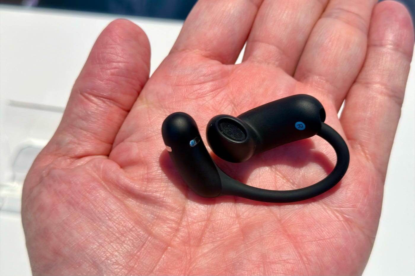Anker、オープンイヤー型とインナーイヤー型で切り替えられる耳掛け式新型イヤホン｢Soundcore AeroFit 2 Pro｣を発売