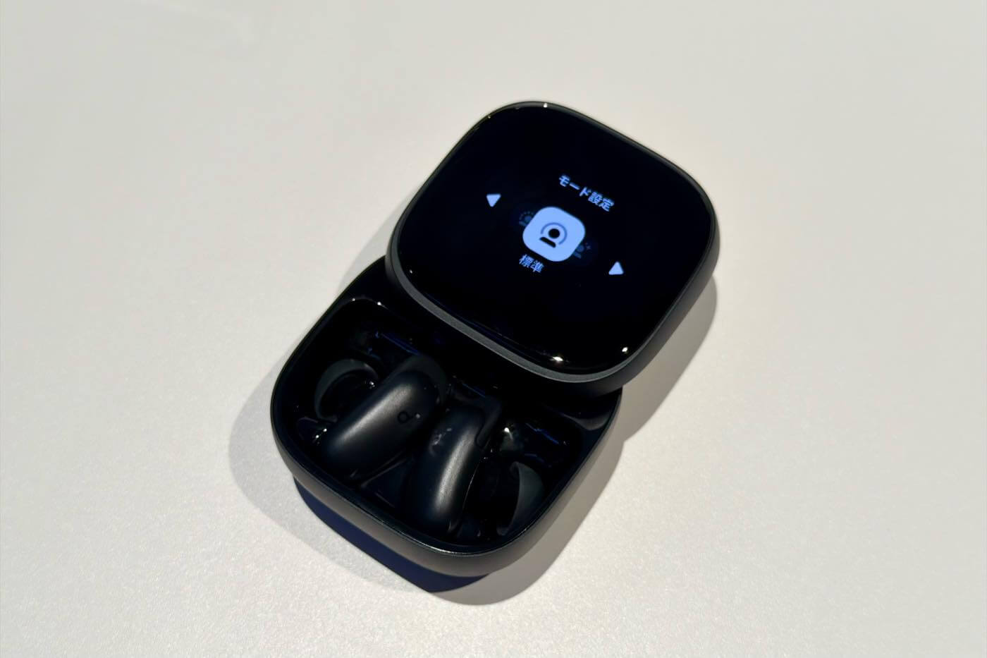 Anker、AIチップ搭載でノイキャン性能が凄い「Soundcore Liberty 5 Pro」シリーズを発売 ー 上位モデルは充電ケースにAIボイスレコーダー内蔵