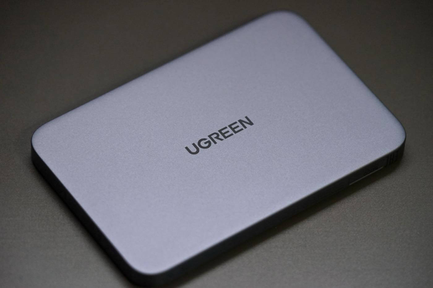 【レビュー】厚さ8.6㎜の超薄型設計モバイルバッテリー｢UGREEN MagFlow Air 5000mAh｣をチェック