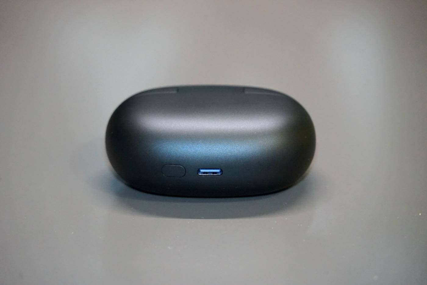 【レビュー】EarFunの最新イヤーカフ型イヤホン｢EarFun Clip 2｣をチェック ｰ サウンドと装着感が進化し、ワイヤレス充電にも対応