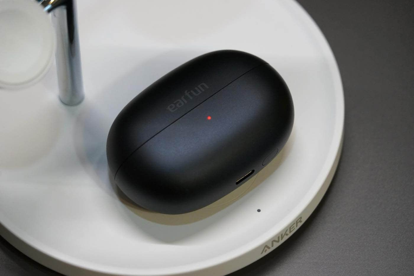【レビュー】EarFunの最新イヤーカフ型イヤホン｢EarFun Clip 2｣をチェック ｰ サウンドと装着感が進化し、ワイヤレス充電にも対応