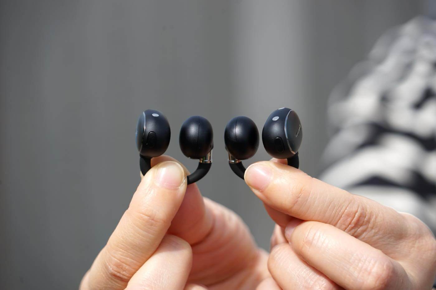 【レビュー】EarFunの最新イヤーカフ型イヤホン｢EarFun Clip 2｣をチェック ｰ サウンドと装着感が進化し、ワイヤレス充電にも対応