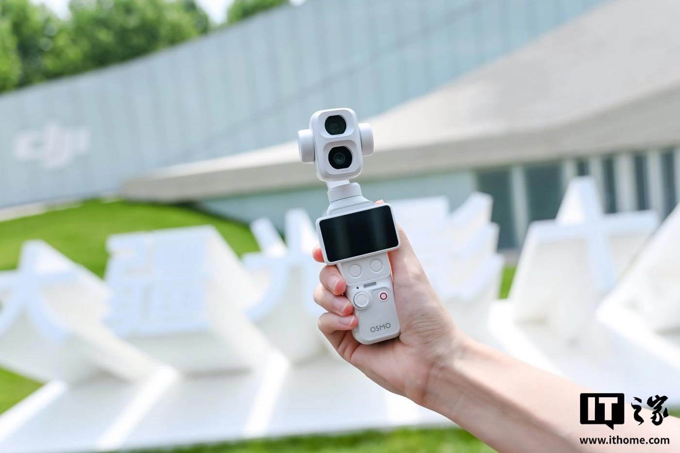 ｢DJI Osmo Pocket 4P｣はホワイトモデルが用意される模様 ｰ 中国のイベントで実機公開