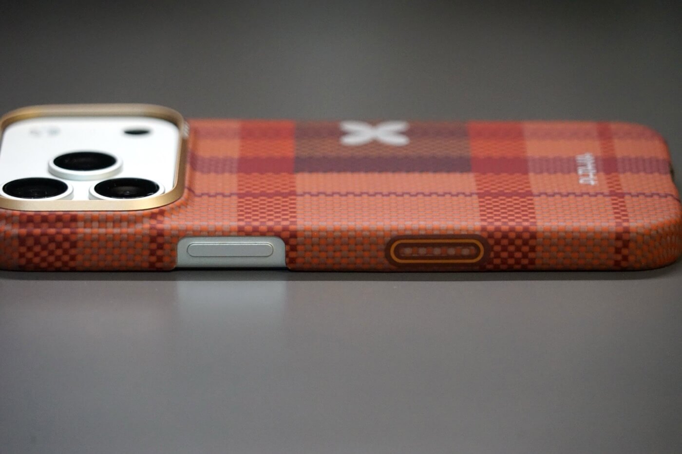 【レビュー】｢PITAKA Edge Case｣が韓国のファッションブランド｢MÜNN｣とコラボ ｰ タータンチェック柄で女性にもオススメ