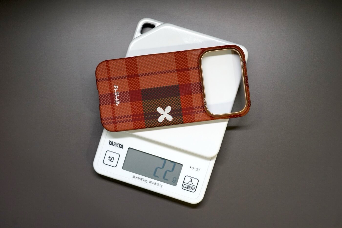【レビュー】｢PITAKA Edge Case｣が韓国のファッションブランド｢MÜNN｣とコラボ ｰ タータンチェック柄で女性にもオススメ