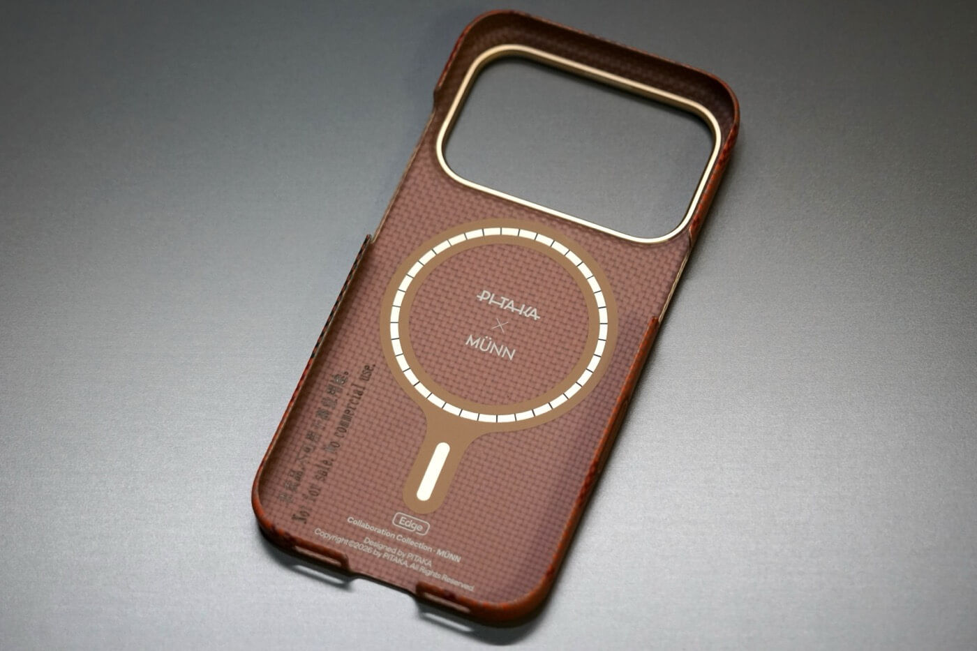 【レビュー】｢PITAKA Edge Case｣が韓国のファッションブランド｢MÜNN｣とコラボ ｰ タータンチェック柄で女性にもオススメ