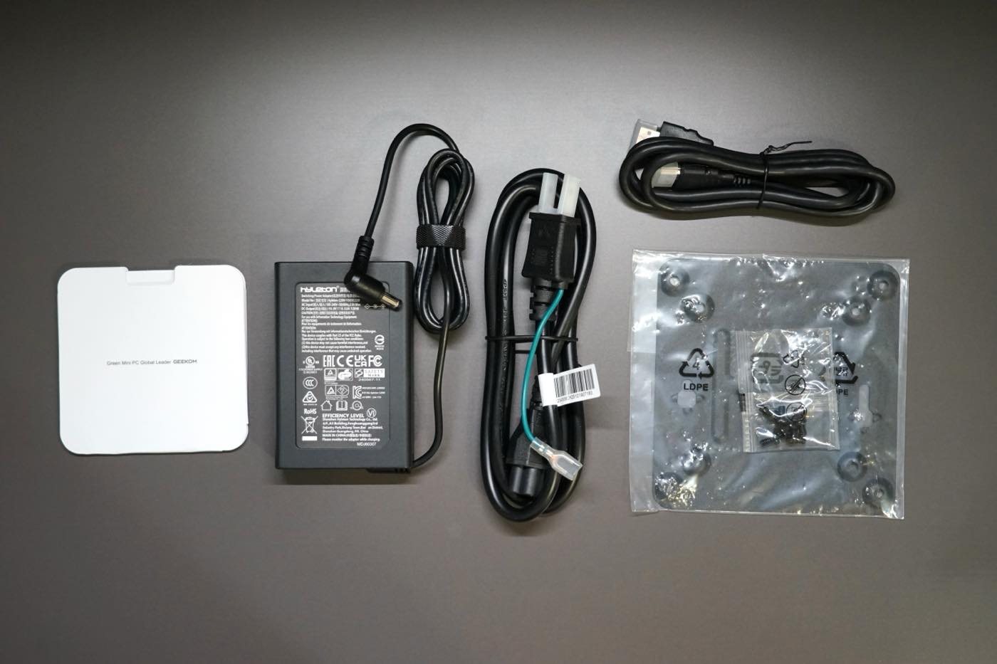 【レビュー】信頼性の高い定番構成を採用したミニPC『GEEKOM A8 2026エディション』ｰ 超小型サイズで高品質な設計も特徴