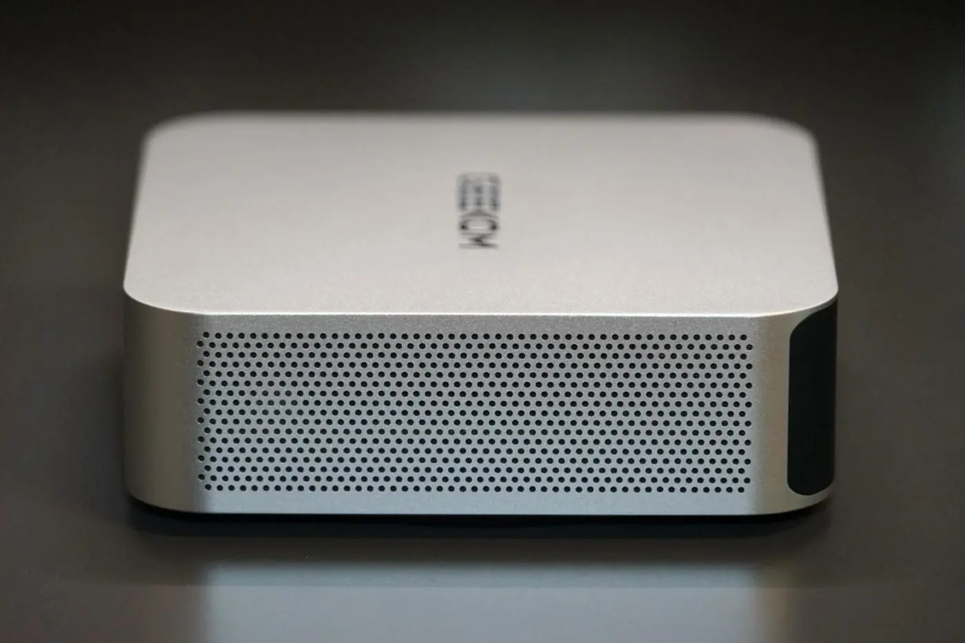 レビュー】信頼性の高い定番構成を採用したミニPC『GEEKOM A8 2026