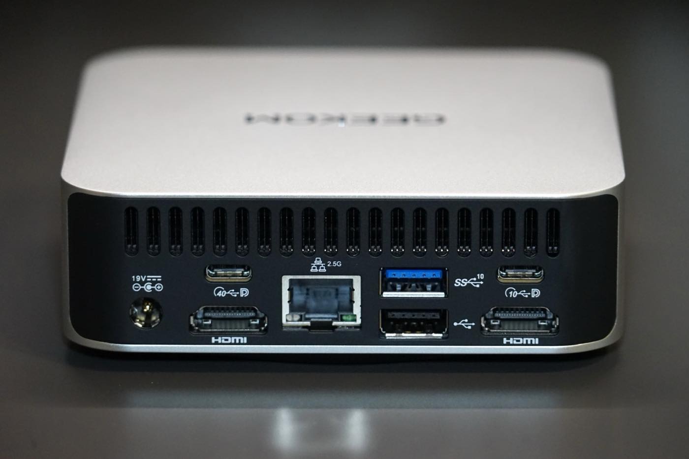 【レビュー】信頼性の高い定番構成を採用したミニPC『GEEKOM A8 2026エディション』ｰ 超小型サイズで高品質な設計も特徴