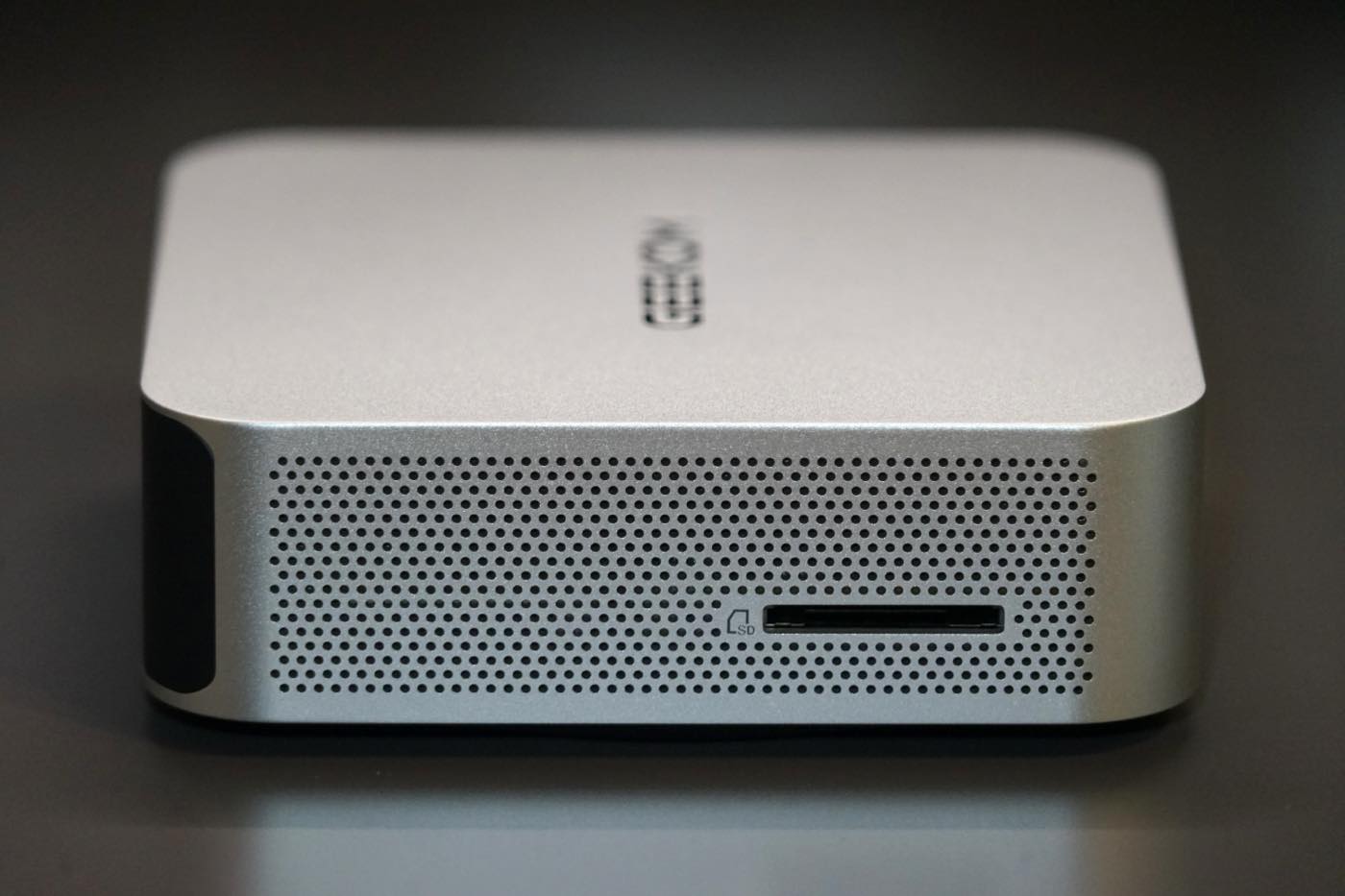 【レビュー】信頼性の高い定番構成を採用したミニPC『GEEKOM A8 2026エディション』ｰ 超小型サイズで高品質な設計も特徴