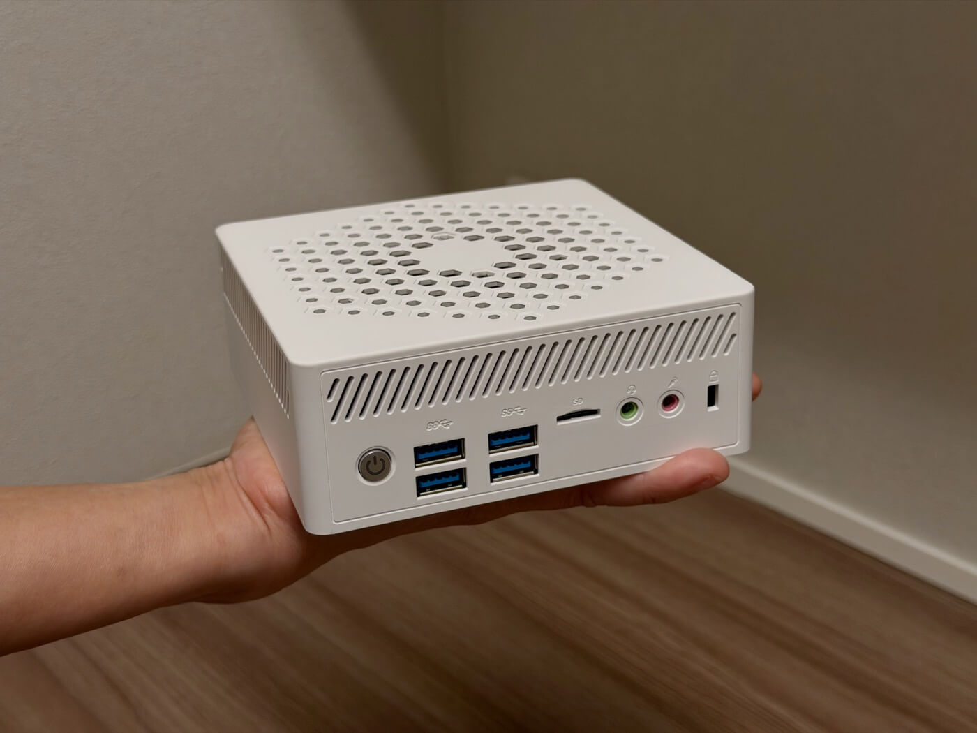 【レビュー】Intel Celeron N5095搭載のファンレスミニPC「LN5095W」をチェック