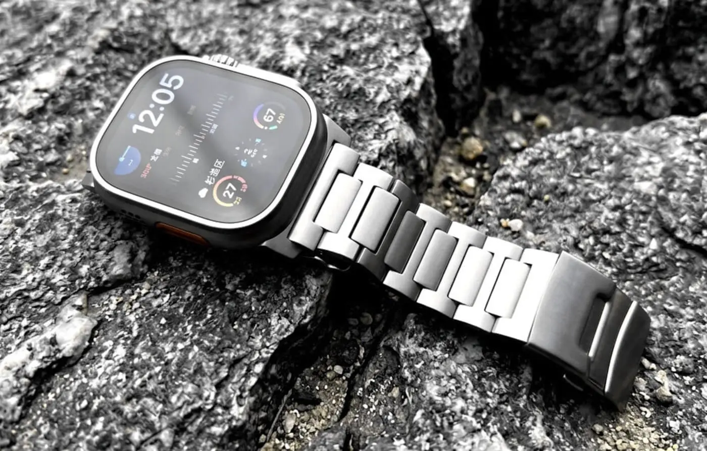 Apple Watch Ultraにマッチするデザイン・カラーリングが特徴の専用