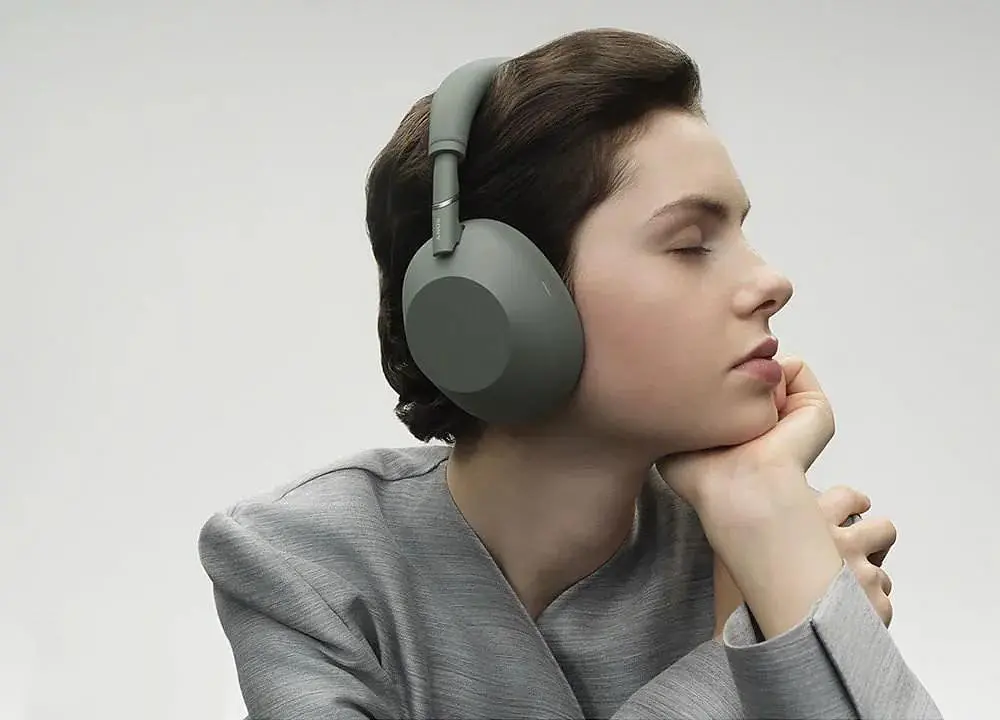 ソニーのワイヤレスヘッドホン「WH-1000XM6」の新色グリーンの公式