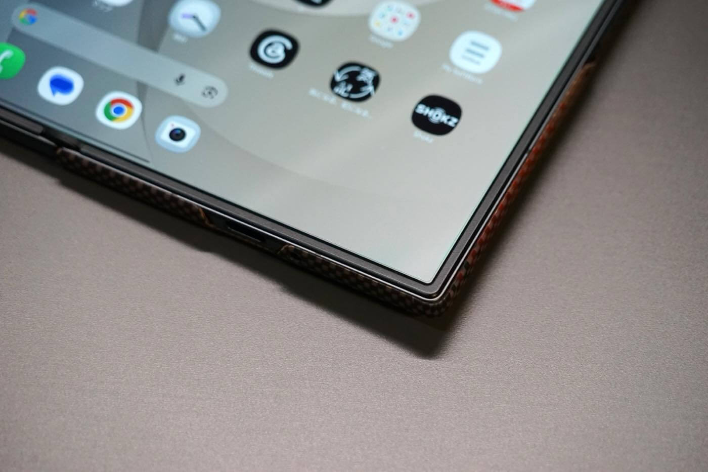 【レビュー】「Galaxy Z Fold8」の薄さと軽さを損なわないケースと言えば「PITAKA Edge Case」