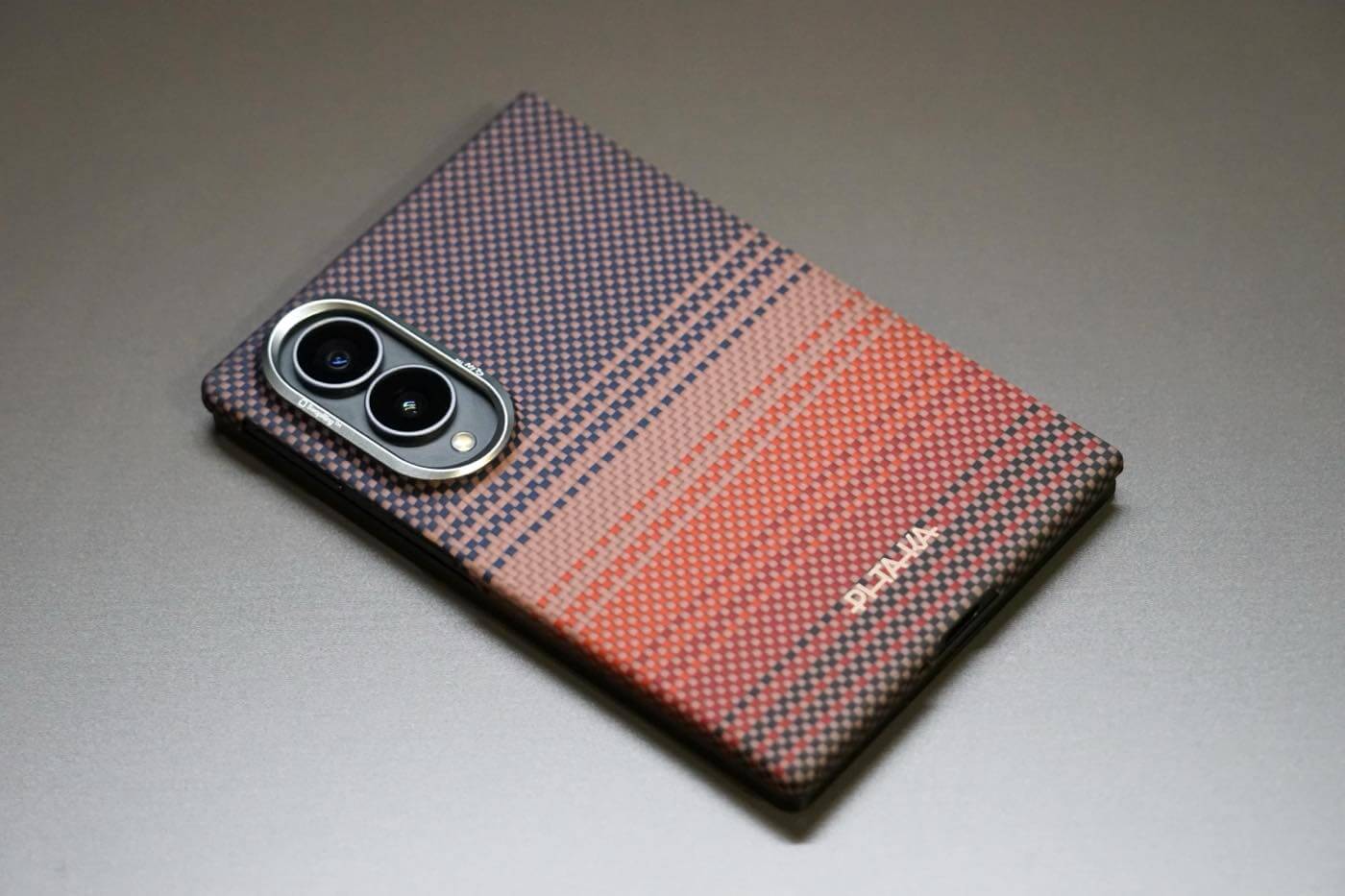 【レビュー】「Galaxy Z Fold8」の薄さと軽さを損なわないケースと言えば「PITAKA Edge Case」