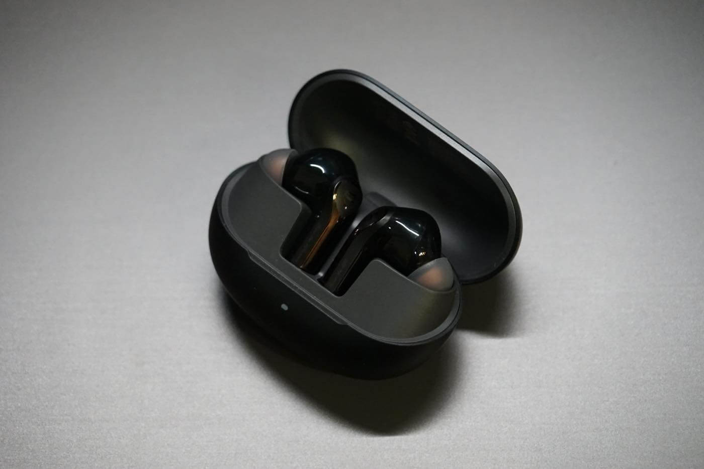 「SOUNDPEATS Air6 Pro」 レビュー|ボーカル重視の新チューニング採用ワイヤレスイヤホンだが、スペック面も順当に進化